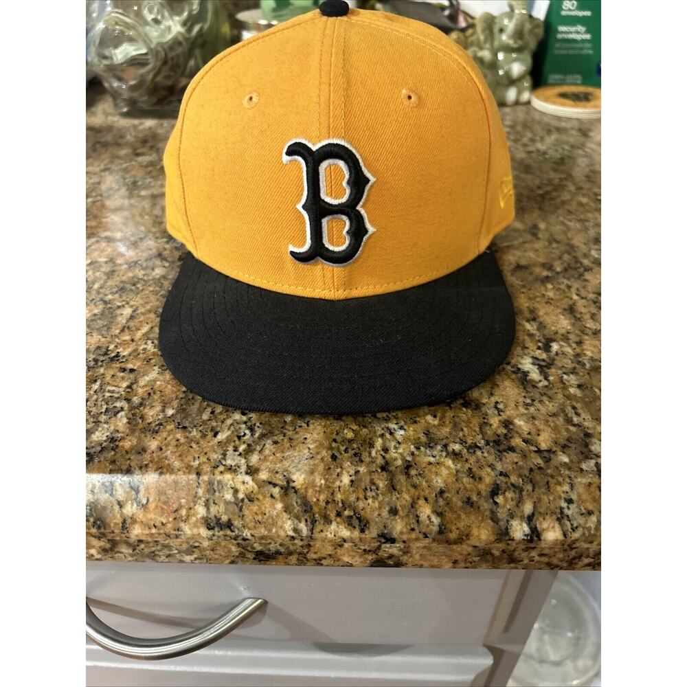 NWOT Throwback Black and Orange Fitted Boston Red Sox Cap Size 7